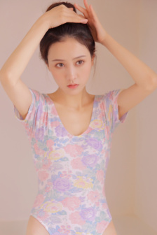邻家姐姐18岁小说
